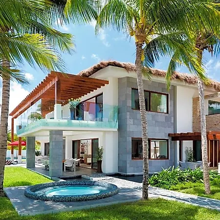 Azul Villa Esmeralda, By Karisma